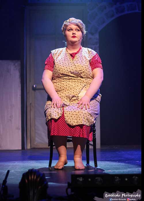 betty blue eyes costumes