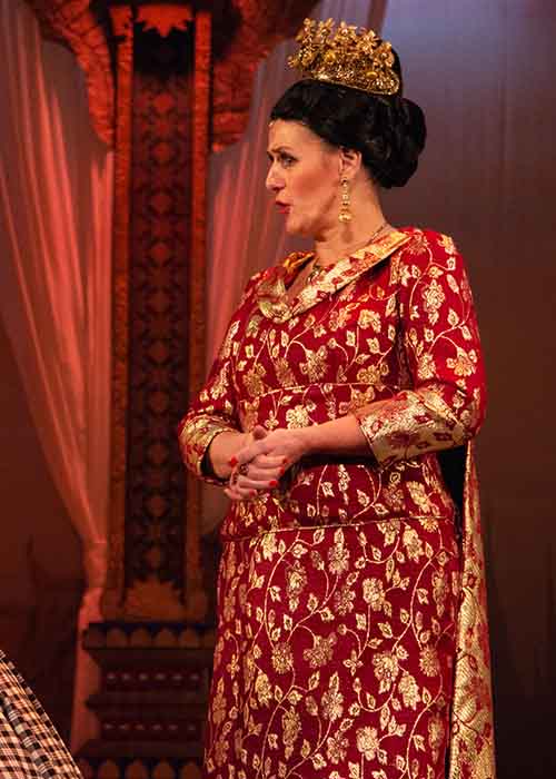 The stunning costumes for king and I. Alasdair elmes photographer